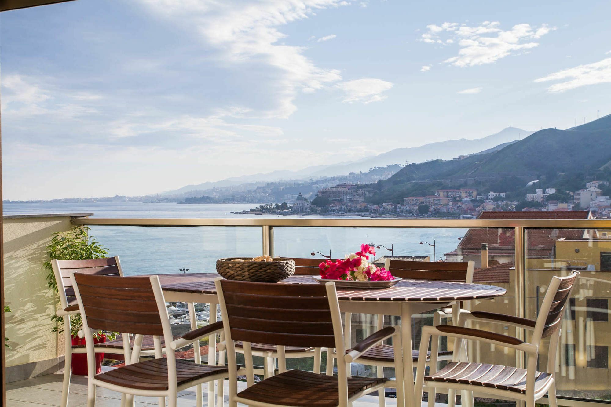 Luxury Apartment Messina Buitenkant foto